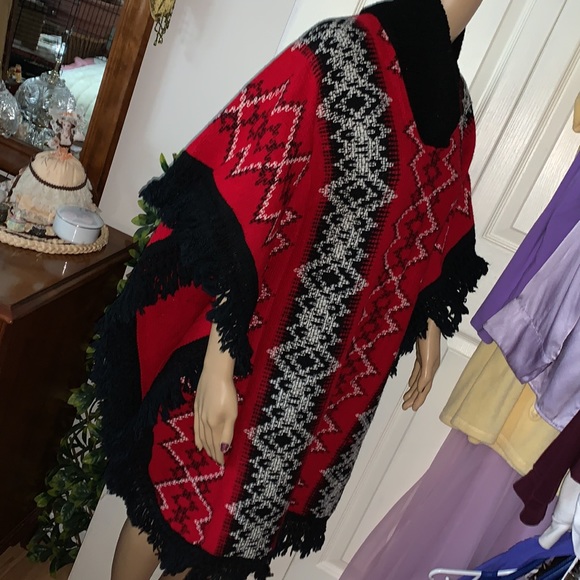Vintage red black fringed blanket Hippie poncho jacket pullover free sized top - Picture 7 of 9
